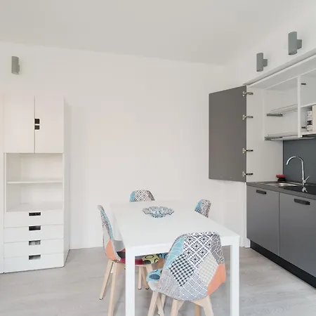 Guesthost - Modern Precotto * Milán