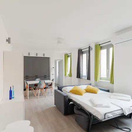 Guesthost - Modern Precotto Apartamento