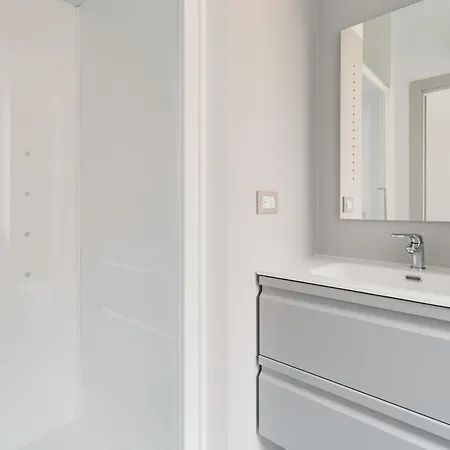Guesthost - Modern Precotto Apartamento *