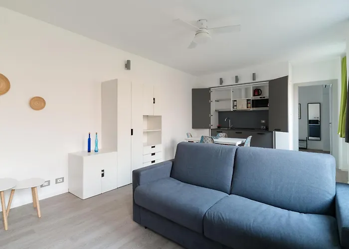 Guesthost - Modern Precotto Apartmán *