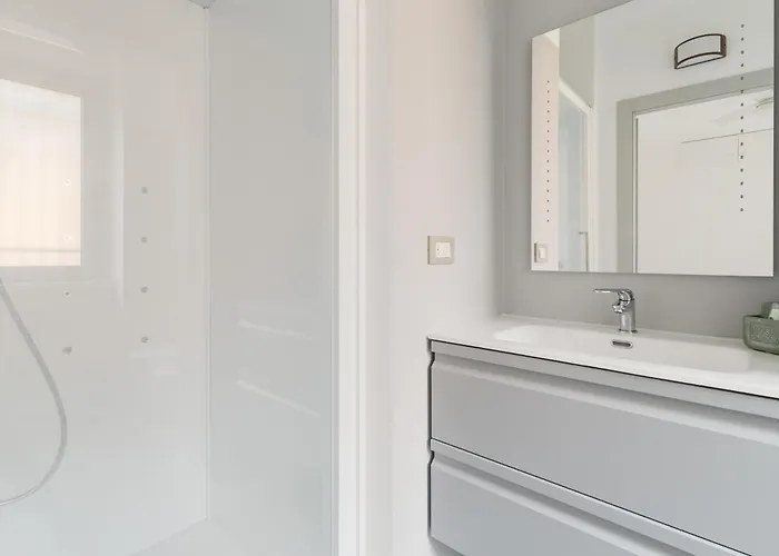 Guesthost - Modern Precotto Apartmán *